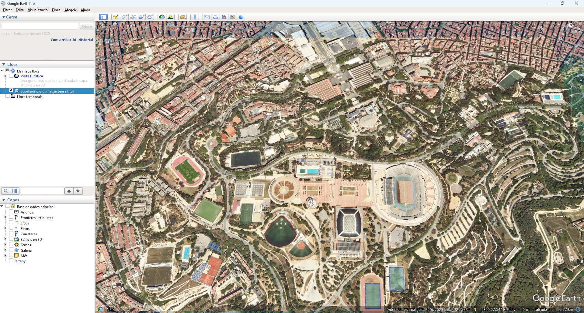 Superposició del mapa base d’imatge amb l’ortoimatge vigent a Catalunya de l'ICGC sobre la imatge satèl·lit que incorpora Google Earth