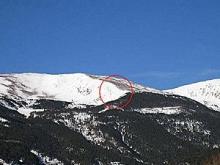 Vessant S del cim la Carabassa. El cercle indica la zona on va tenir lloc l'accident. Vessant S del cim la Carabassa. El cercle indica la zona on va tenir lloc l'accident.
